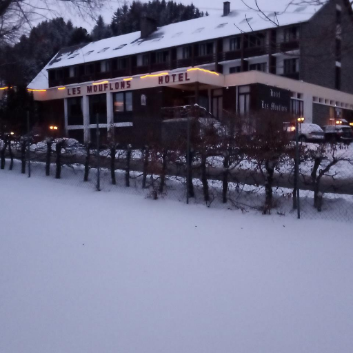 BRIT Hôtel  les Mouflons  ,situation au cœur du sancy petit   village .SKI   Auvergne*Besse Saint Anastaise 63610 demi pension en chambre double 65€ par pers