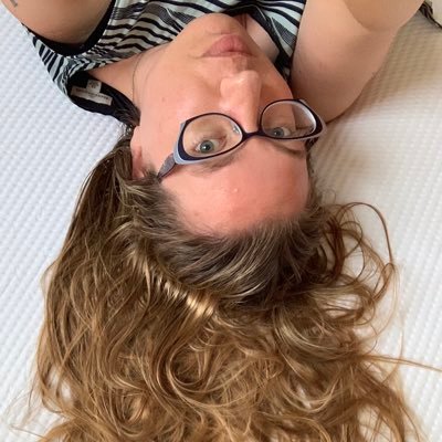 briallenhopper's profile picture. same handle everywhere!
HARD TO LOVE @BloomsburyPub GILEAD REREAD @ColumbiaUP
Teaching @CUNY 
Editing @KtBMagazine @andothertweets
c/o https://t.co/YWp0gTrDtu
she/her