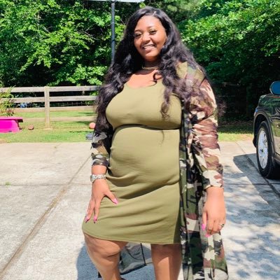 # GGC2020 🐻💚 # BBW Queen 👑 😘 # Business Management Major 📚# Ig : _kiarahoward # SC kiarahoward372