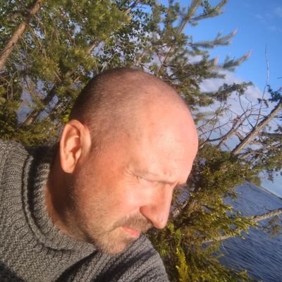 PhD in #archaeology. Interested in #history #genealogy #turpo #ulpo Tuijottelee kuoppiin ja näkee niissä asioita, joita kaikki eivät näe. Arkeologi @MaanalaOy