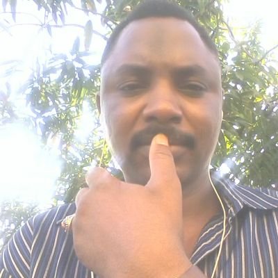 ‏‏لا تحاور بالمنطق شخصاً اعتنق الجهل عن القناعة.