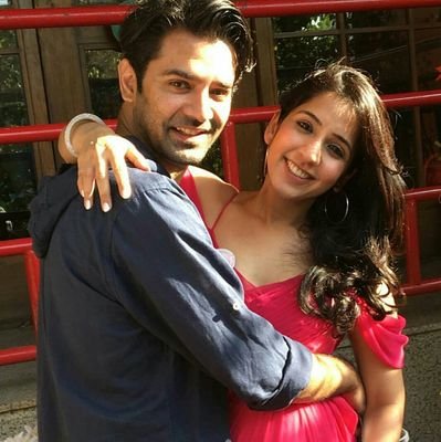 luv u Barun still support u for ever 💓 I adore golden duo Arshi Adni Haira Savaan follow my prince on only official account @BarunSobtiSays