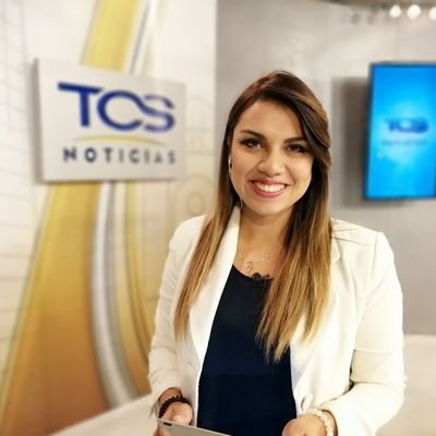 Presentadora y periodista de Noticieros TCS - Instagram: evavelascotv