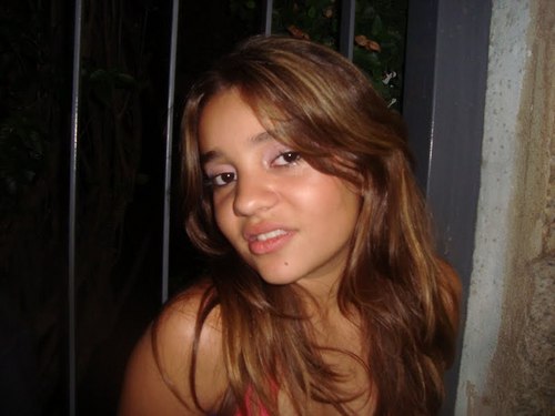 como eu sou ....sou isperta e legal com quem e legal comigo sou fiel com quem e fiel comigo eu adorovcs mi segui no twitter bjos