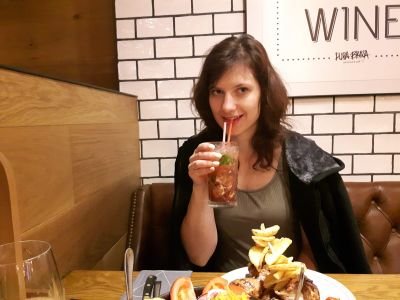 IlzeBirch's profile picture. Esmu latviete 🇱🇻 
Strādāju pie datora 8 stundas dienā/5 dienas nedēļā 🤓
Studēju maģistrantūrā 📚
Atpūšos 🛀

Tādu kā es ir daudz, bet es esmu viena.