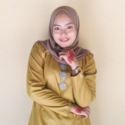 atienfieqah29's profile picture. Don't let anyone step on your head 🙆🏼