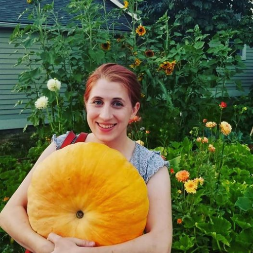 lisahearing's profile picture. @sunshinefoxglove@mastodon.world