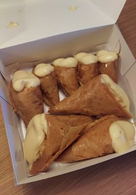 interstellaki's profile picture. I'm livin' in lucid dreams uh uh yeah