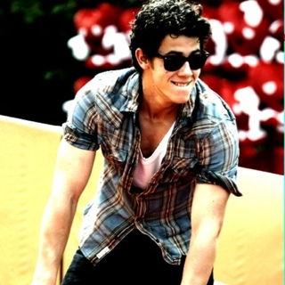 LegitNicky's profile picture. i love you.