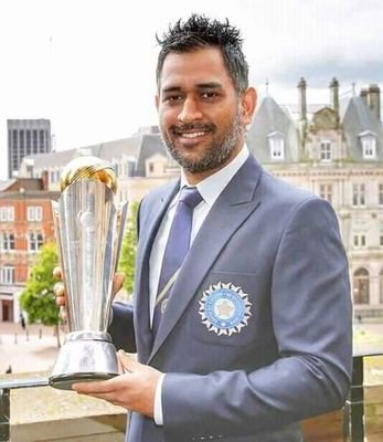 I am lover of cricket and my favourite cricketer is ms dhoni Ms dhoni is very great cricketer and very great man.