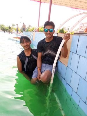 PokiyaSuhag's profile picture. student
Obo enterprenur 
born2win