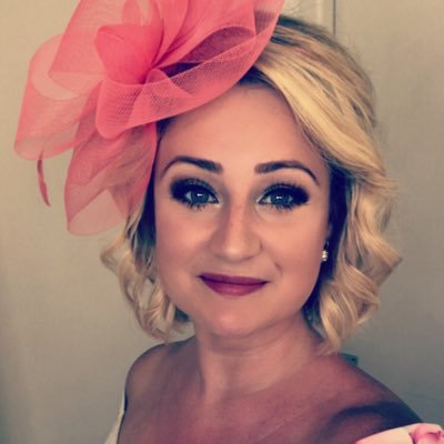 G&T drinking, welsh speaking, Rugby supporting, blond book-worm. Mum, Wife, Sister, Friend. Inclined to talk too much... 🏴