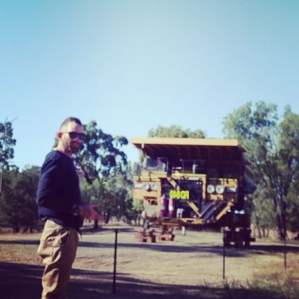 Toddy54452603's profile picture. قسى من الحجر
🐴 🐋 🔨 💎