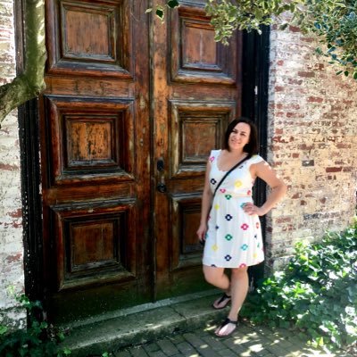 ISFJ. YA/NA SFF and Contemporary blogger. Find my reviews on Vicariously & Voraciously.