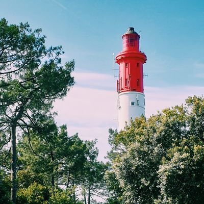 L'actu du #CapFerret et du #BassindArcachon ⛵️quatre histoires : la première agence de communication bilingue du bassin d'Arcachon 💻 par @on_ze_road