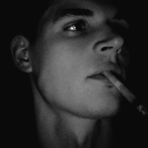 Una vez me masturbé y un extraño líquido blanco salió de mi pene desde ese entonces comprendí que ya no soy un chico , si no una vaca.