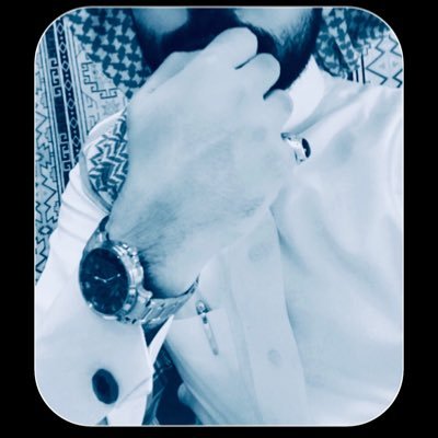 MhnashiAli's profile picture. كُن كالنخيل عن الأحقاد مرتفعاً .. يُرمى بصخرٍ فيلقي أطيب الثمرِ 🍃
