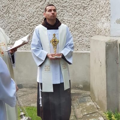 Kościół, Zakon Braci Mniejszych. Piłka nożna i góry.
