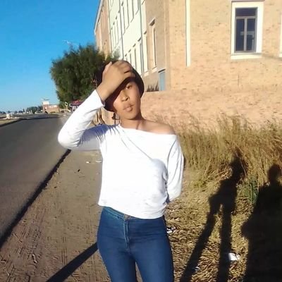 I follow back in 2 sec😁😶《new account》