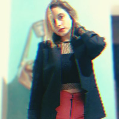 lucecuadra's profile picture. Vicios & Rock and Roll - ✊🏼💚 No te adaptes a lo que no te hace feliz 🙃