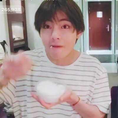 ♡ @BTS_twt ♡ 髪染めても眉毛の色変えないとこ推してます 幸あれ2020