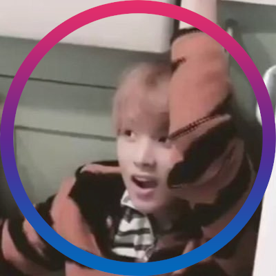 hyuckcutieboy's profile picture. hyuckie is just a little duckie living up his super cool pop star life!!!!