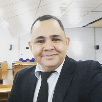 Advogado, Teólogo, Pai de Família, Cristão, conservador, sonhador, otimista, e entusiasta do NOVO rumo que nosso país esta tomando.