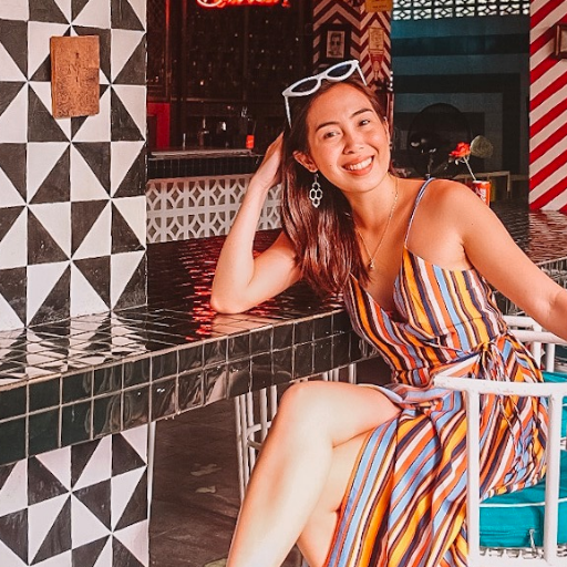 patriciajeanlao's profile picture. walking paradox 🌗