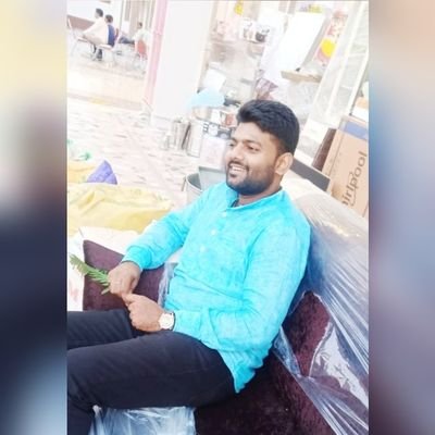 DevendraMathu19's profile picture. मंजिल पर पहुँच कर लिखूंगा जरूर रास्तों का जिक्र..अभी सख्त हवाओं से फुर्सत नहीं।