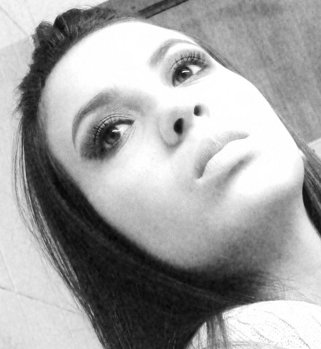 Maah_Andraade's profile picture. Espírita porque acredito apenas no que a ciência pode provar, química porque amo novas descobertas e fórmulas ainda sem respostas, engraçada porque amo a vida!