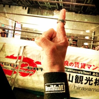 Raff(ラフ)と申します！ﾄﾞﾗｹﾞｰはいつも博多大会観戦に行きます☆ﾌﾟﾛﾚｽﾌｧﾝみんなｱﾐｰｺﾞ☆ﾌｫﾛｰ大歓迎です(^^)こちらからもﾌｫﾛｰさせて頂くかもです☆【好きな選手】ﾄﾞﾗｹﾞｰ→吉野選手、ﾔｯｼｰ選手、鷹木選手、ｽｽﾑ選手、Kzy選手、ｷｯﾄﾞ選手、ダブ→谷嵜なおき選手、ｸﾞﾝｿ選手