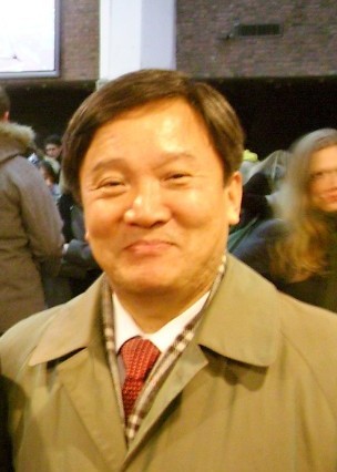 법학전공, 34년 대우, 켈로그, 파마시아, 이글피쳐, 부산상공회의소, 고양문화재단에서 인사, 노무 등 관리업무담당. 여행과 정보서치를 좋아하고 처와 1남1녀 자녀입니다.