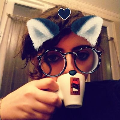 🤓 Digital Communication & E-influence 📚 Books ☕ Coffee 🧁👑