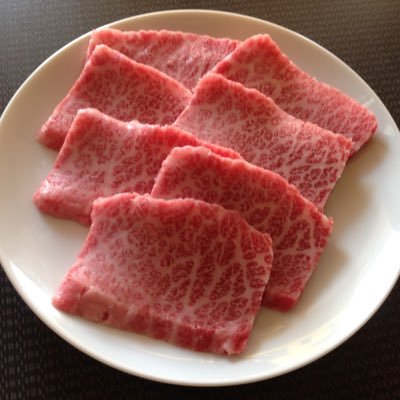 rizumasuta's profile picture. 現在焼肉屋を3店舗経営してます♪ 毎日の各店のオススメや、お得情報を随時つぶやいてます！