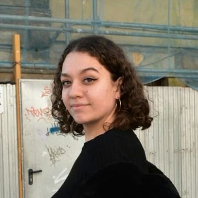 Estudiante de Traducción e Interpretación en la Universidad de Valladolid. EN/FR/ES Contacto: bellotrigos@gmail.com Skype: Sara Bello Trigo