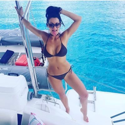 RuthPreston0106's profile picture. Pain in the arse. Champagne Lover.Topshop Addict. Haribo Demolisher. Can be a bit Cray.Naughty but Nice. Giggler. Fun.