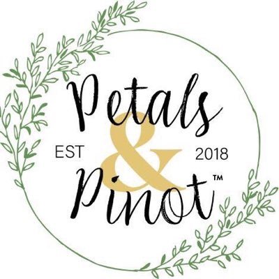 At Petals & Pinot we teach fun, DIY, BYOB, step-by-step instructional floral design classes using real, fresh flowers.
#FloralDesign #Flowers