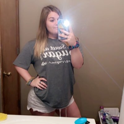 Be who you are and say what you feel, because those who mind don’t matter, and those who matter don’t mind.🌻
