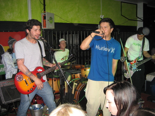 tricdal's profile picture. Banda de rock Catarinense, fundada por Alisson Felipe Gabriel guitarrista e vocalista no início de 2007!http://t.co/GpZG1u96v1