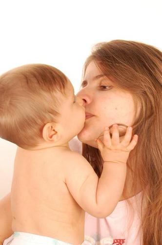 SER MÃE, é agradecer a Deus todos os dias, por ele ter dado a nós o dom divino de gerarmos o ser que nos faz a pessoa mais feliz do mundo. Te Amo meu Filho...