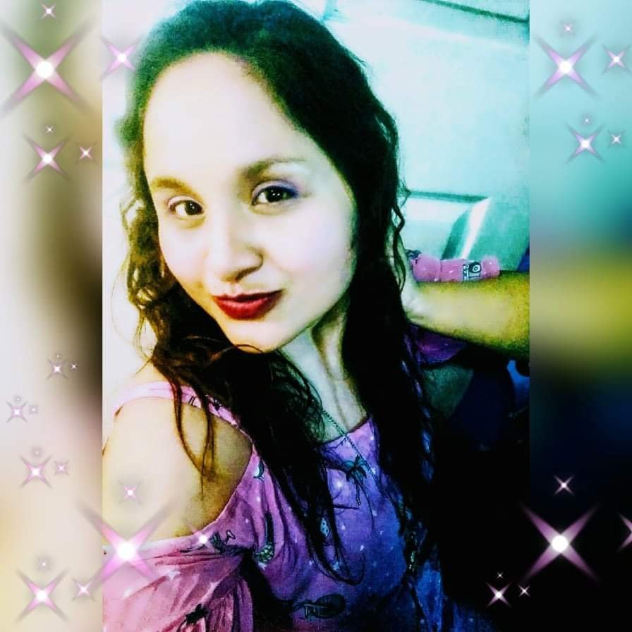 Psicóloga egresada de la UNAM, amante de la natación y la literatura, romántica pero realista. 😘