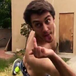 ddavidddobrikk's profile picture. I don’t even what is account is anymore y’all