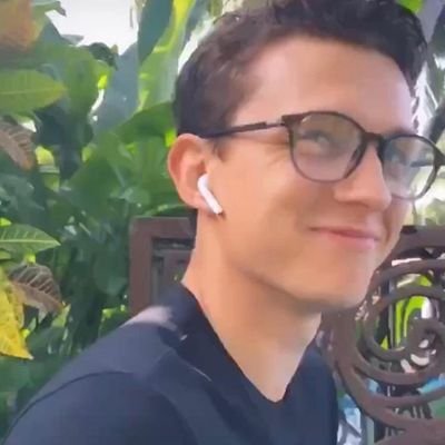 deaneastoftom's profile picture. ❁ the words can't describe my love for tom holland