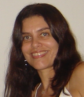 Militante do PSOL e da APS, professora do Colégio Pedro II (federal), militante do Sindscope/ Sinasefe. Doutora em Ciência da Literatura pela UFRJ.