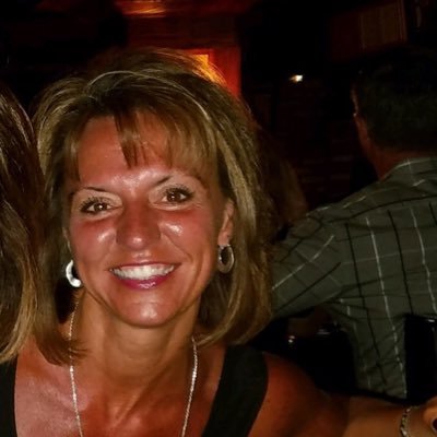 Wife, mother of 3, and 5th grade teacher who is an avid reader and loves to run.