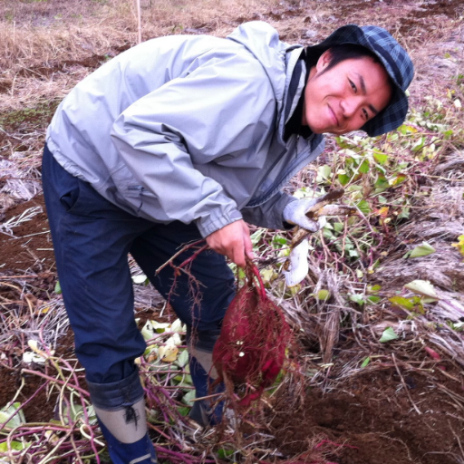 inaka_info's profile picture. 青森の田舎出身。ミュージシャン目指して上京▶︎全く売れず挫折▶︎自分探しにカナダで1年滞在▶︎ロッキー山脈で何故かカメラマンに▶︎帰国後、野菜農家に弟子入り▶︎特産品の販売事業開始▶︎3年目で年間お米販売量5t達成。⇄青森特化ブログを運営中。常に前向きな人に向けた言葉を発信してます。🍙の中身は梅が好きです