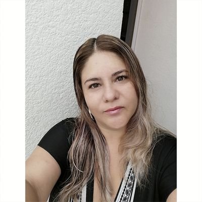 Soy una mujer sosiable me gusta bailar soy muy hermosa amo la vida