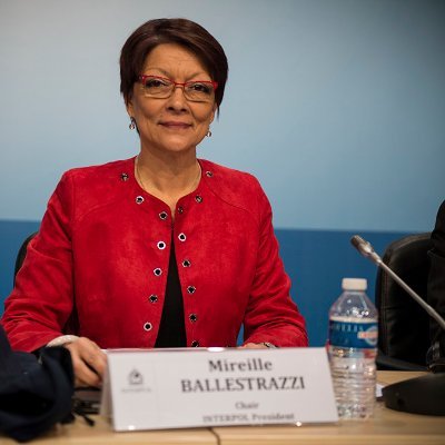 Notre but est de lutter contre la cybercriminalité et aidez les victimes a se faire entièrement dédommagé !!