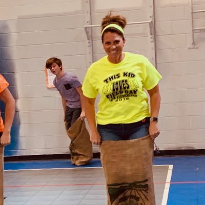 ginnylovesPE's profile picture. Mom to my six, wife to my love and teacher to all at TES!