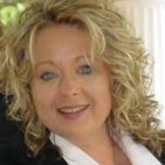Licensed Real Estate Broker/ Associate at REMAX House Values. Over a Decade of Experience Listing and Selling Homes throughout New Jersey.